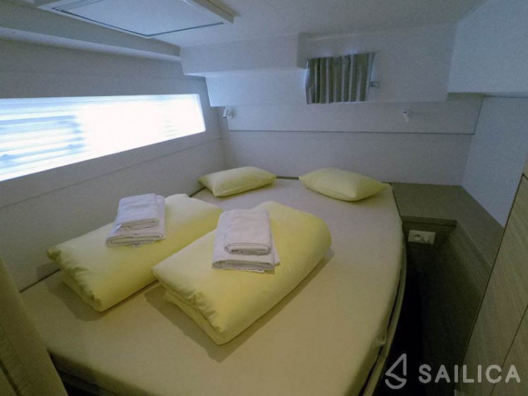 Lagoon 40 - Yacht Charter Sailica
