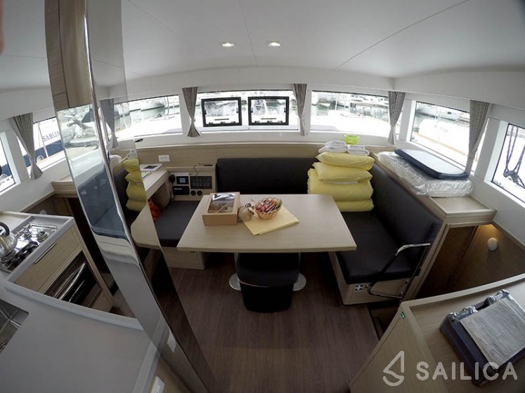 Lagoon 40 - Yacht Charter Sailica