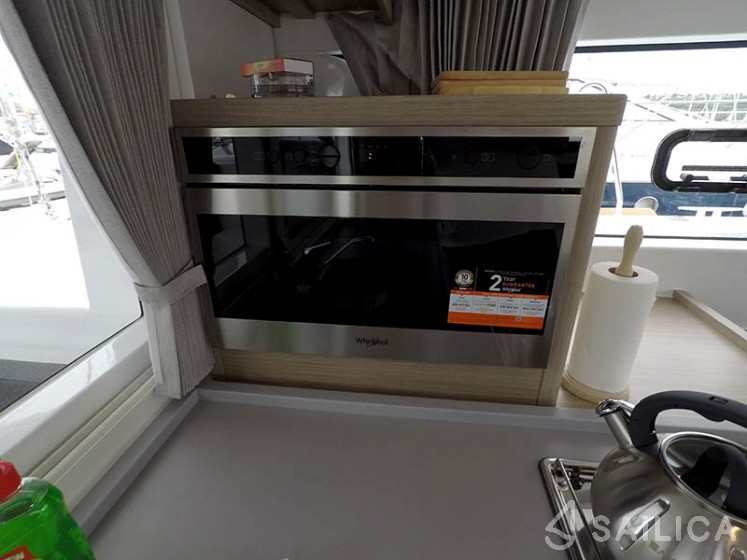 Lagoon 40 - Yacht Charter Sailica