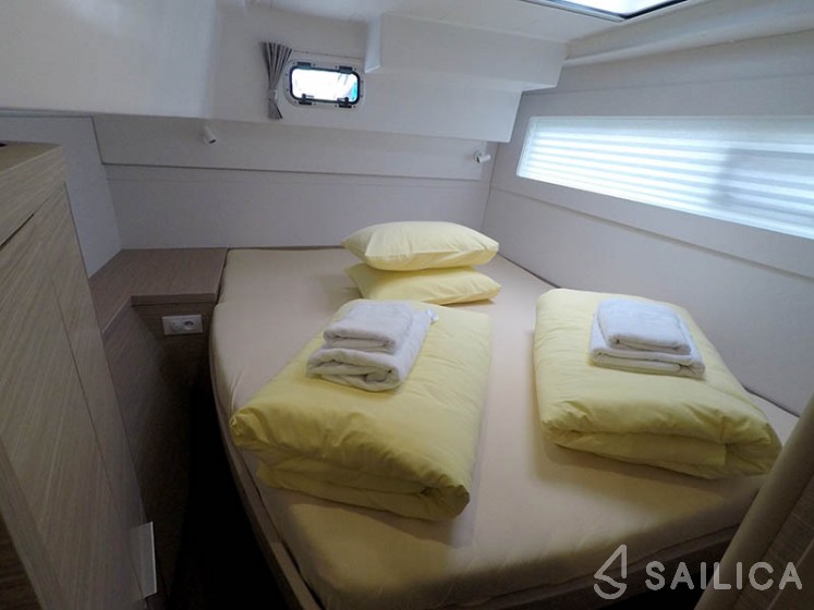 Lagoon 40 - Yacht Charter Sailica