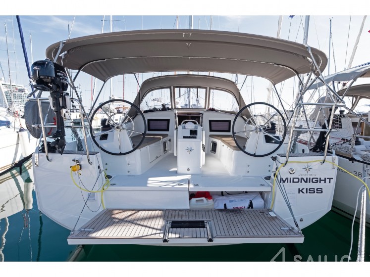 Sun Odyssey 410 - Yacht Charter Sailica