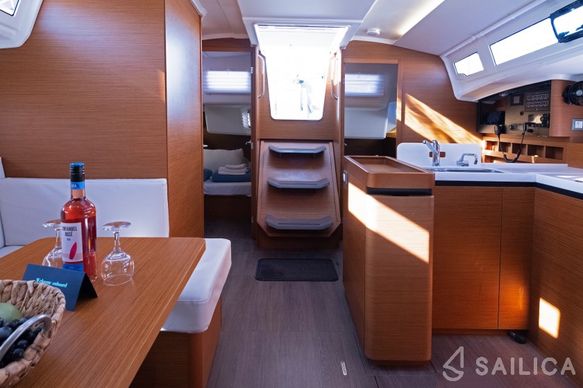 Sun Odyssey 410 - Yacht Charter Sailica