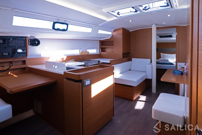 Sun Odyssey 410 - Yacht Charter Sailica
