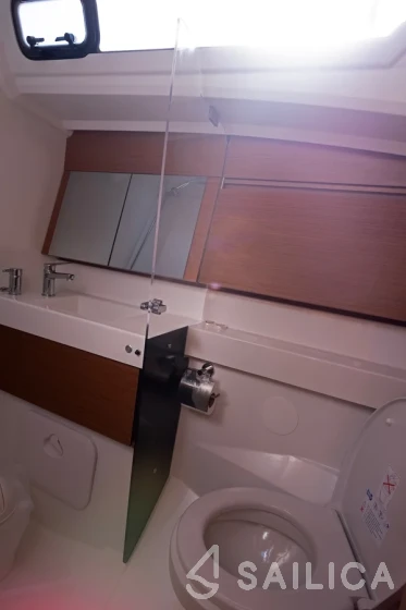 Sun Odyssey 410 - Yacht Charter Sailica