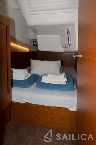 Sun Odyssey 410 - Yacht Charter Sailica