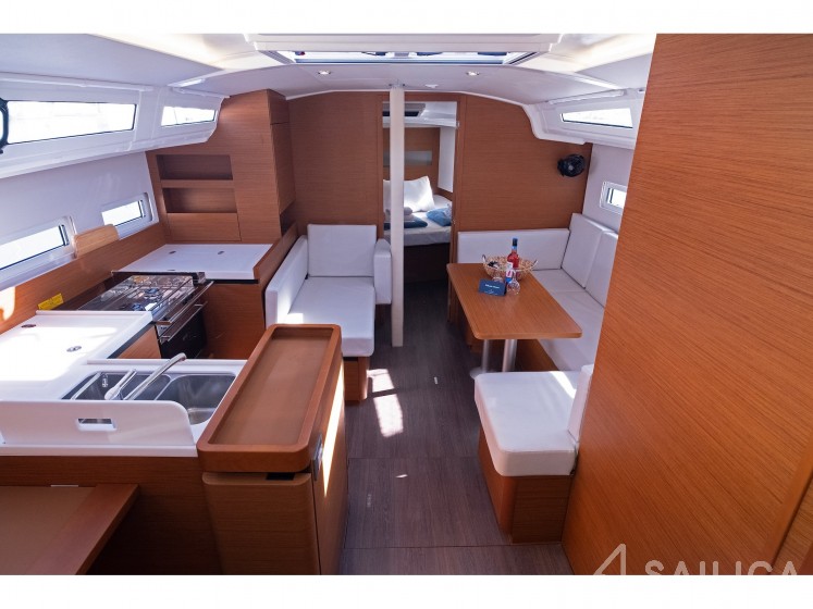 Sun Odyssey 410 - Yacht Charter Sailica