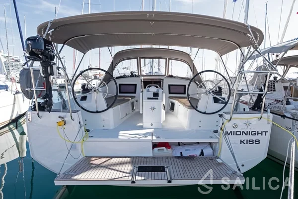 Sun Odyssey 410 - Yacht Charter Sailica