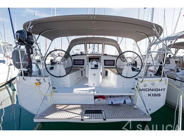 Sun Odyssey 410 - Yacht Charter Sailica