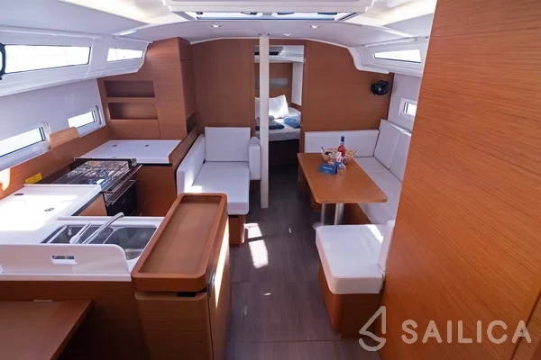 Sun Odyssey 410 - Yacht Charter Sailica
