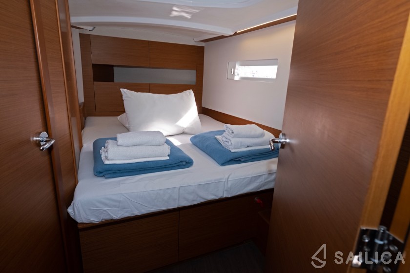 Sun Odyssey 410 - Yacht Charter Sailica