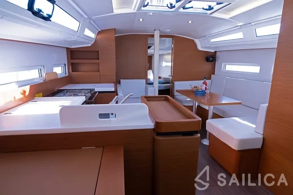 Sun Odyssey 410 - Yacht Charter Sailica