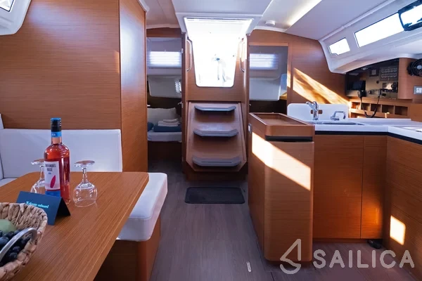 Sun Odyssey 410 - Yacht Charter Sailica