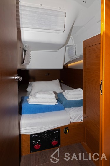 Sun Odyssey 410 - Yacht Charter Sailica