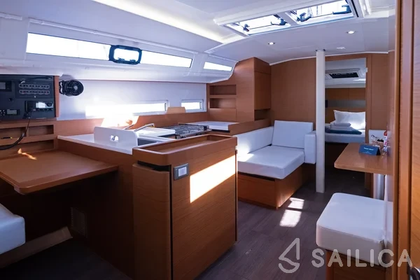 Sun Odyssey 410 - Yacht Charter Sailica
