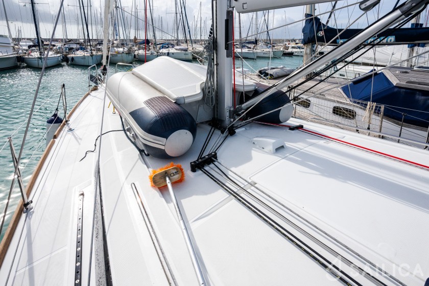 Oceanis 38.1 - Yacht Charter Sailica