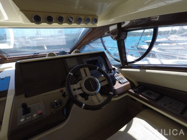 Azimut 47 - Yacht Charter Sailica