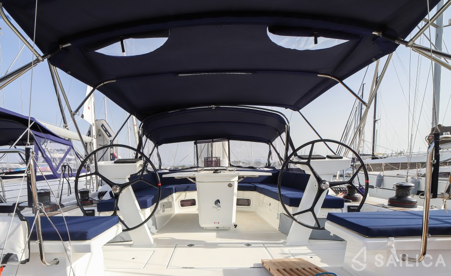 Oceanis 51.1 - Yacht Charter Sailica