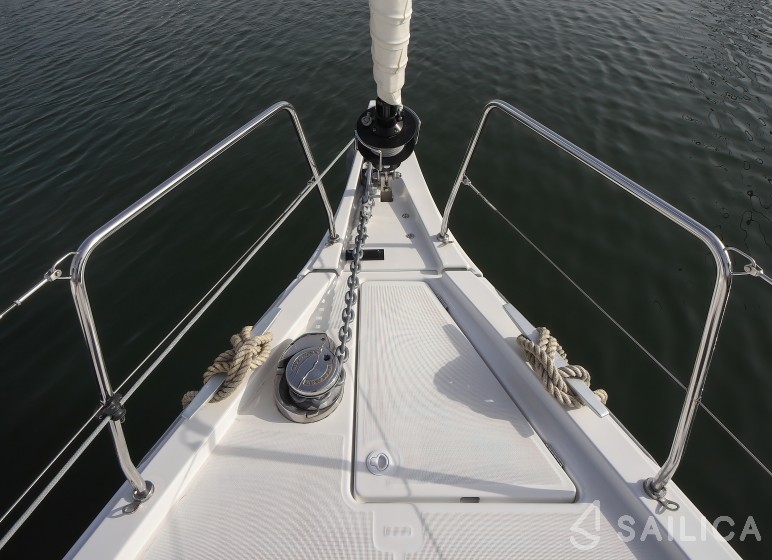 Oceanis 51.1 - Yacht Charter Sailica