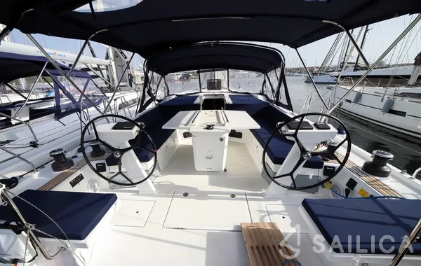 Oceanis 51.1 - Yacht Charter Sailica