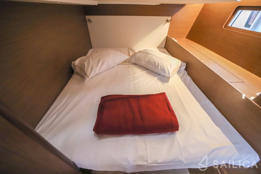 Oceanis 51.1 - Yacht Charter Sailica