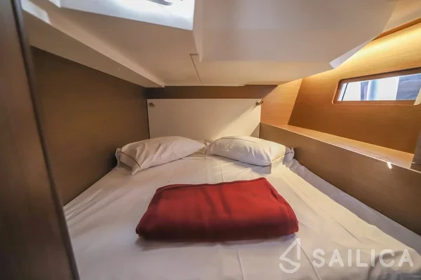 Oceanis 51.1 - Yacht Charter Sailica