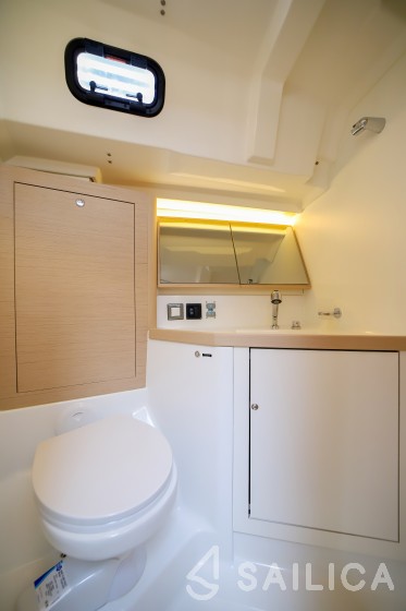 Oceanis 46.1 - Yacht Charter Sailica