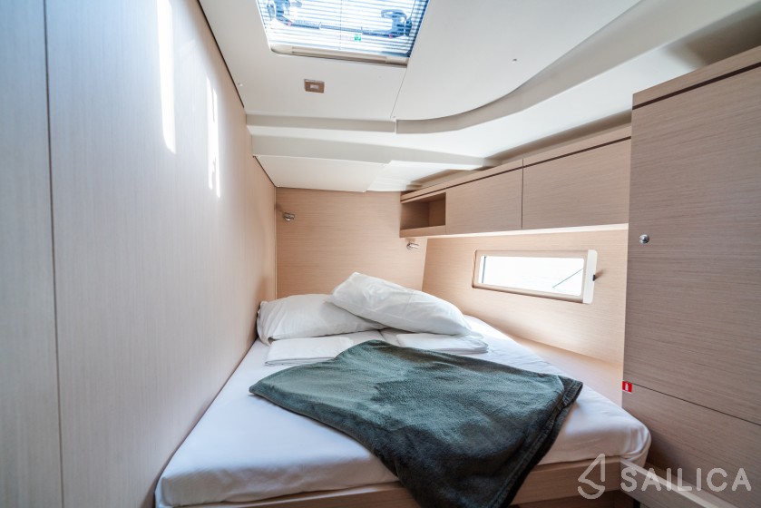 Oceanis 51.1 - Yacht Charter Sailica