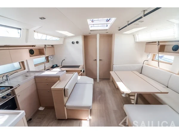 Oceanis 51.1 - Yacht Charter Sailica
