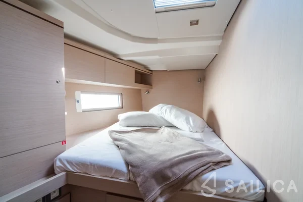 Oceanis 51.1 - Yacht Charter Sailica