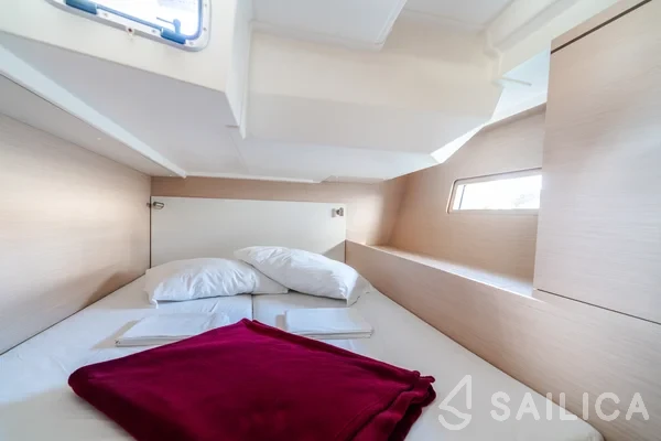 Oceanis 51.1 - Yacht Charter Sailica
