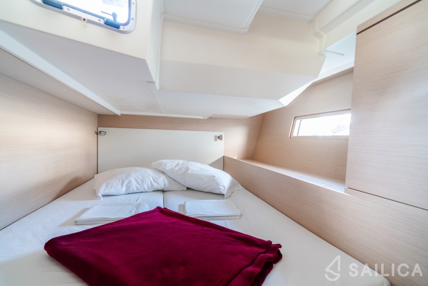 Oceanis 51.1 - Yacht Charter Sailica