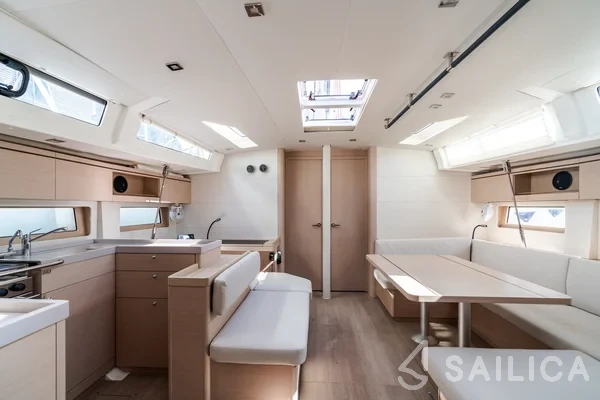Oceanis 51.1 - Yacht Charter Sailica