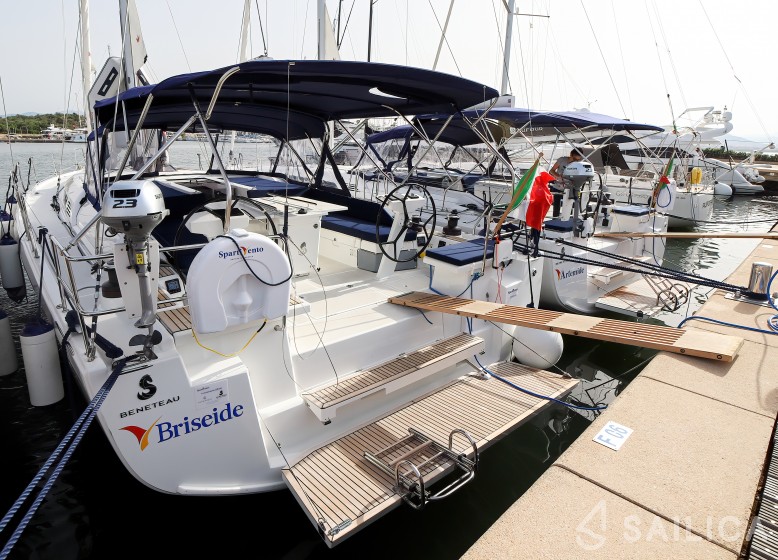 Oceanis 51.1 - Yacht Charter Sailica