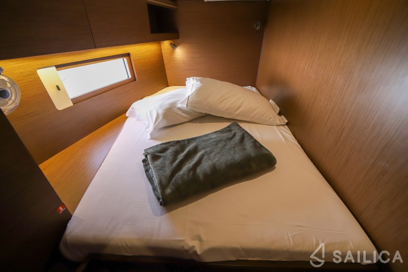 Oceanis 51.1 - Yacht Charter Sailica
