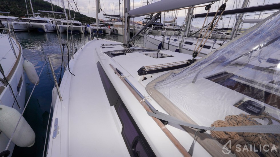 Dufour 390 - Yacht Charter Sailica