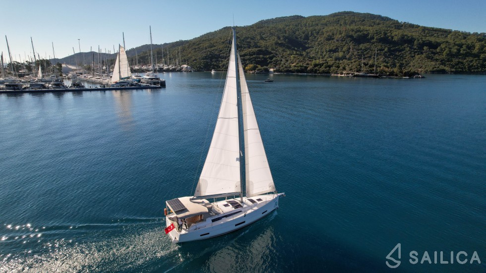 Dufour 390 - Yacht Charter Sailica
