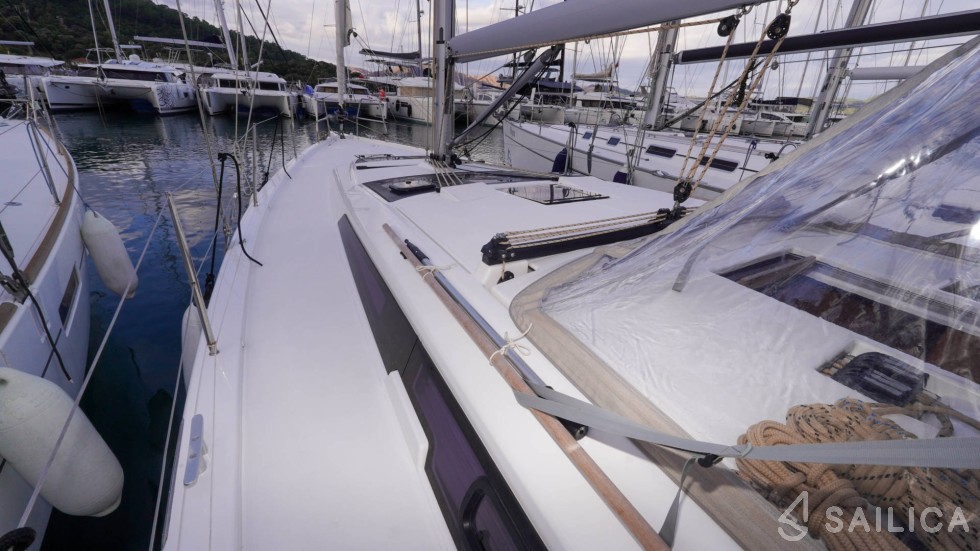 Dufour 390 - Yacht Charter Sailica