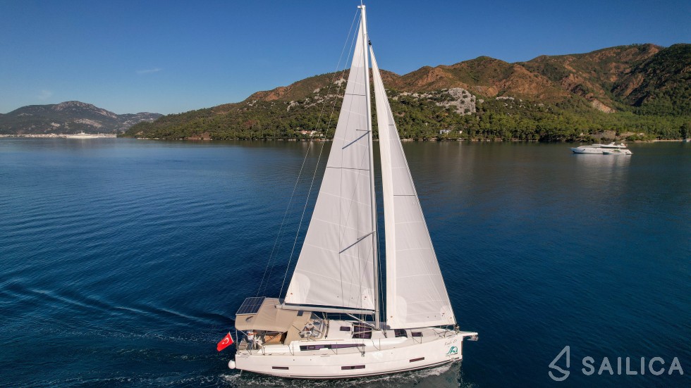 Dufour 390 - Yacht Charter Sailica