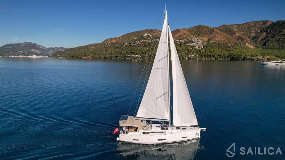 Dufour 390 - Yacht Charter Sailica