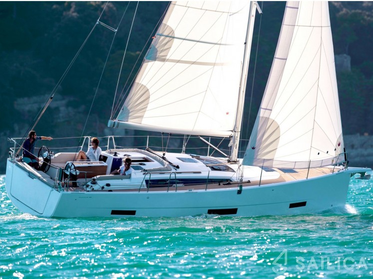 Dufour 390 - Yacht Charter Sailica