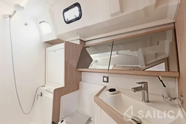 Oceanis 46.1 - Yacht Charter Sailica