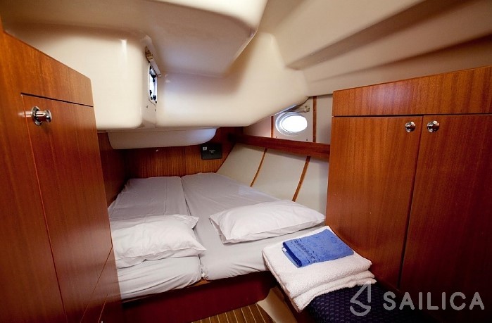 Elan 434 Impression - Yacht Charter Sailica