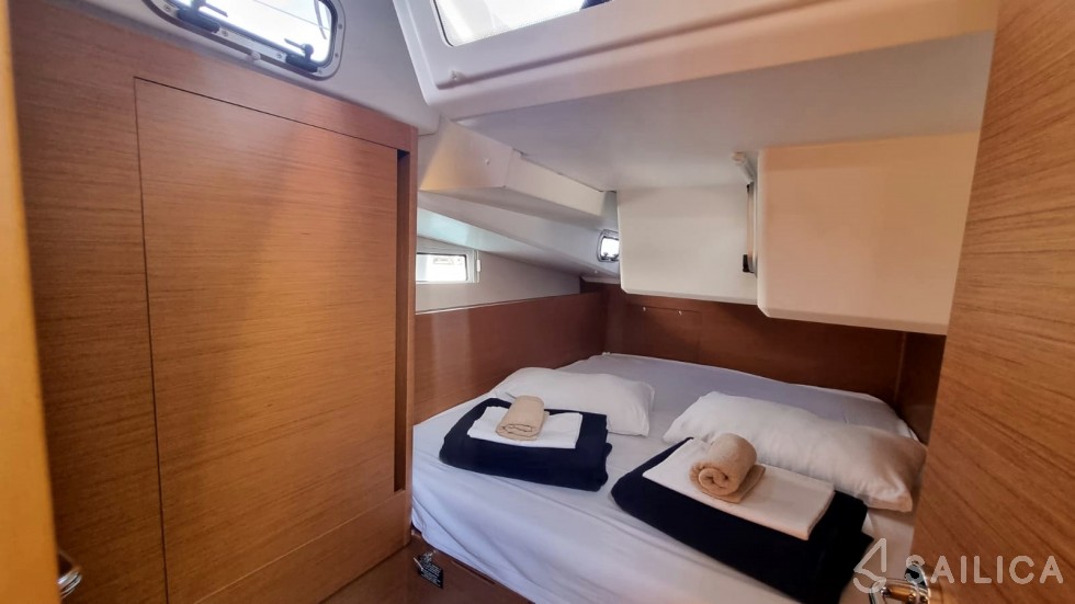 Sun Odyssey 490 - Yacht Charter Sailica