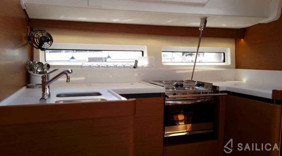 Sun Odyssey 490 - Yacht Charter Sailica