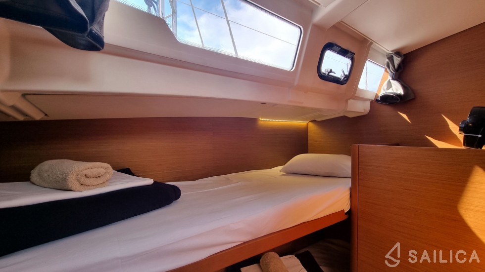Sun Odyssey 490 - Yacht Charter Sailica