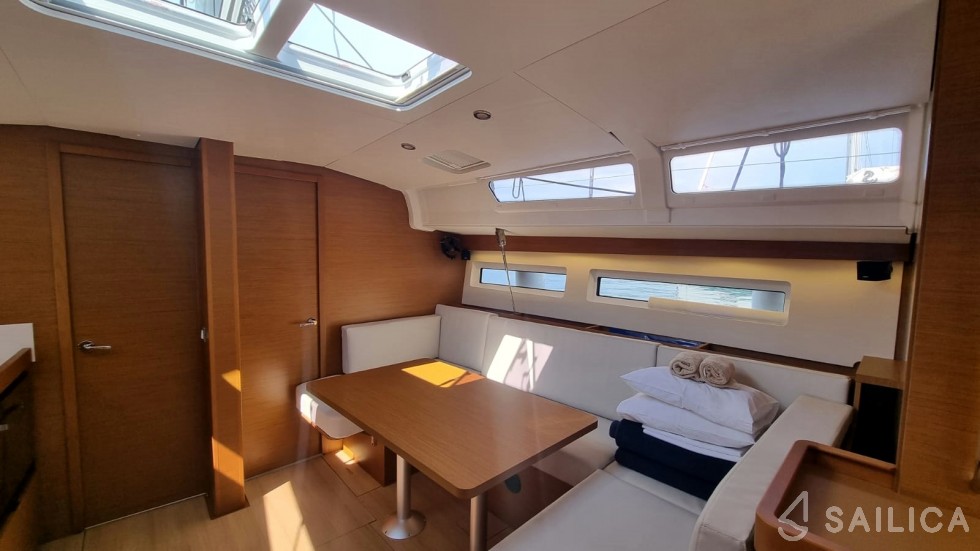 Sun Odyssey 490 - Yacht Charter Sailica