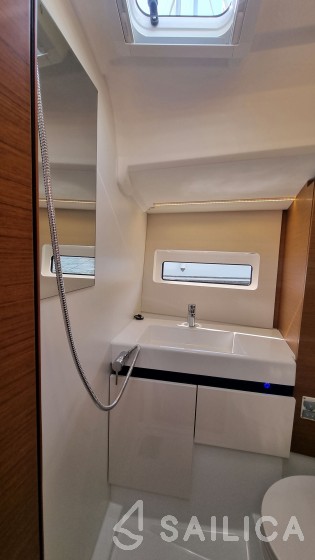 Sun Odyssey 490 - Yacht Charter Sailica