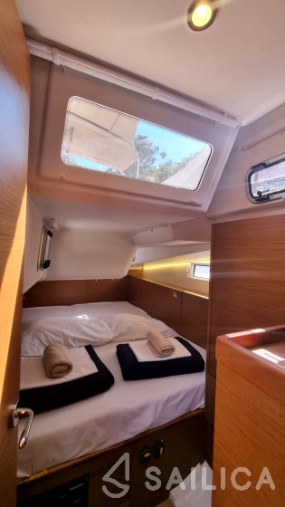 Sun Odyssey 490 - Yacht Charter Sailica