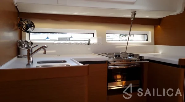 Sun Odyssey 490 - Yacht Charter Sailica