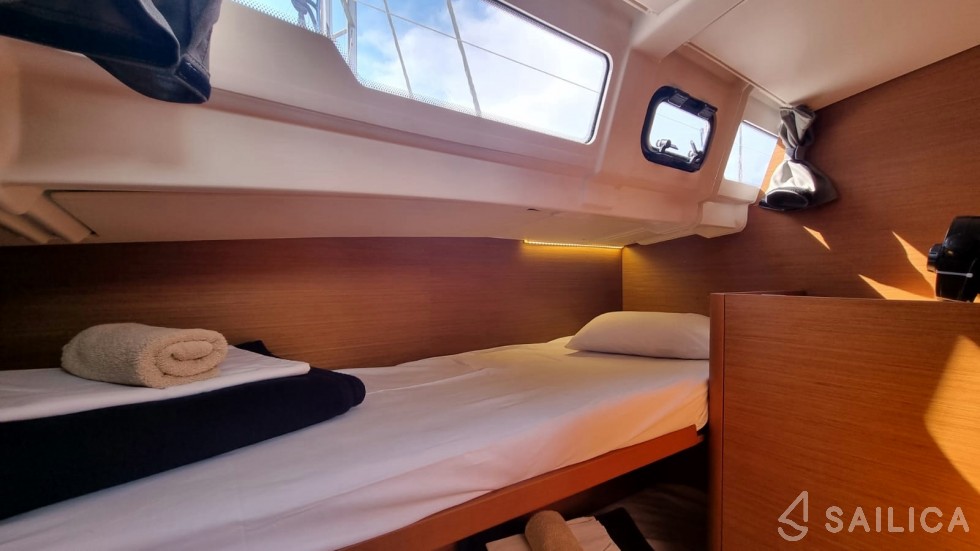 Sun Odyssey 490 - Yacht Charter Sailica